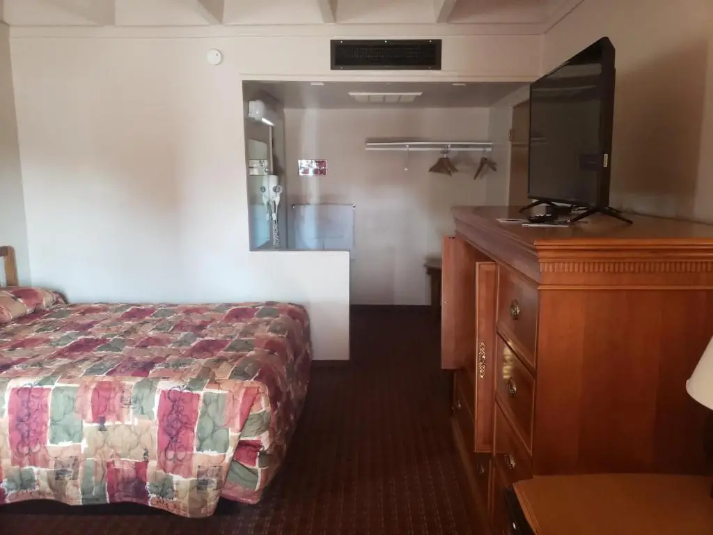 Continental Inn Main image